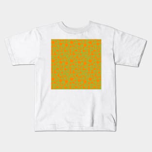 Orange dots on green pattern Kids T-Shirt